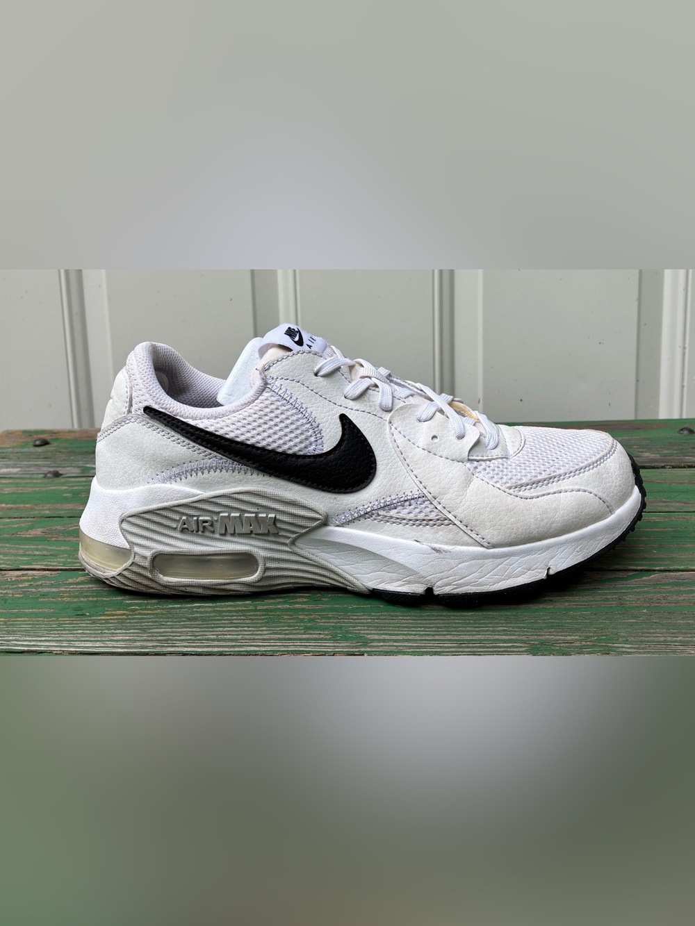 Nike Air Max Excee Shoes Womens 9 White Black Cushioned Sneakers CD5432-101
